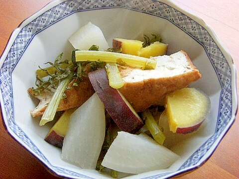 醤油も砂糖もなしで❤薩摩芋と厚揚げの煮物♪